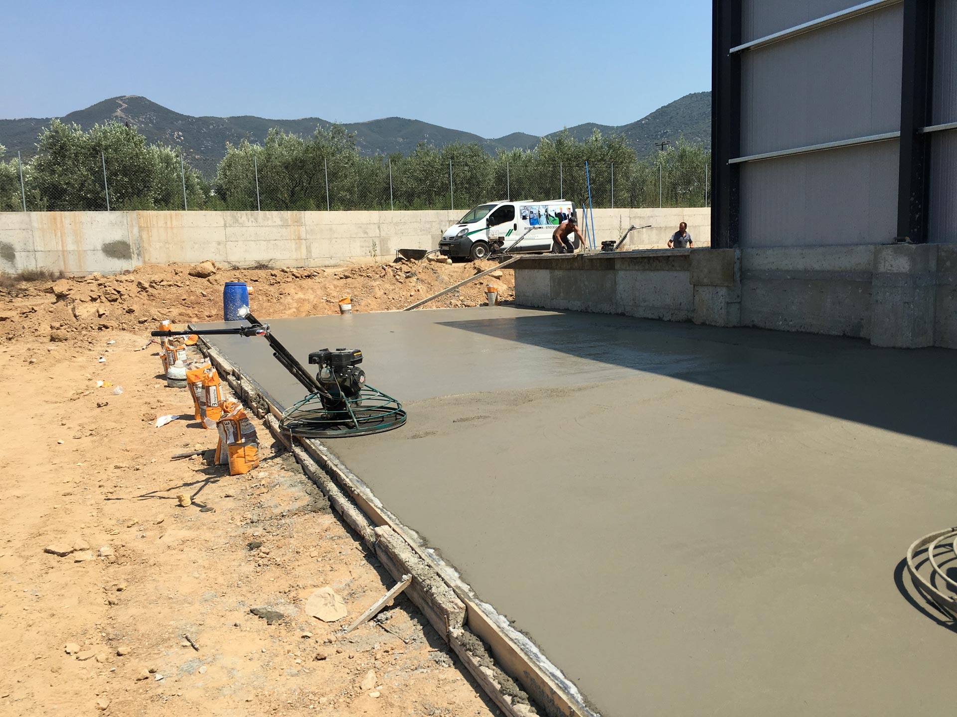 Βιομηχανικά δάπεδα από σκυρόδεμα construction of concrete floor